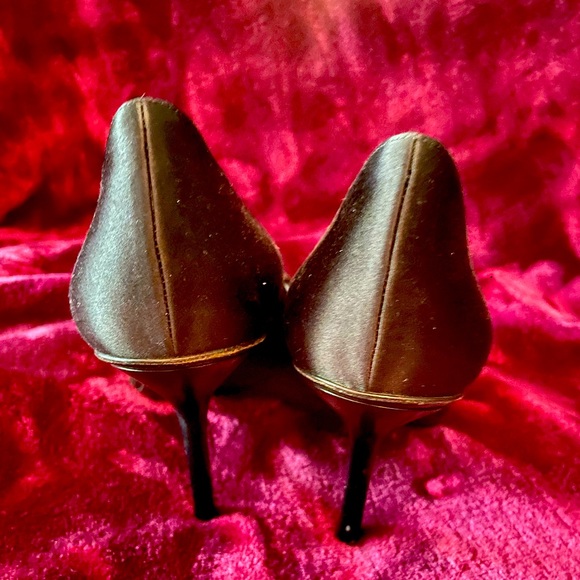 Gucci Black Satin Opened Toe Pumps- Size:8B - Picture 3 of 10